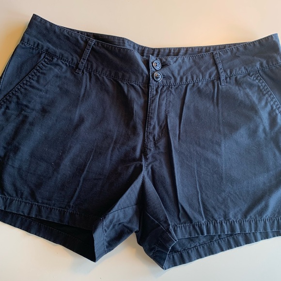 Woman’s black lucky brand shorts - Picture 3 of 6